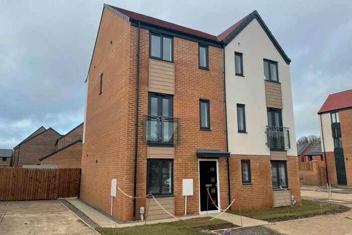 3 Bedroom Semi-Detached House To Rent In Dahlia Grove, Newcastle Upon Tyne, NE13