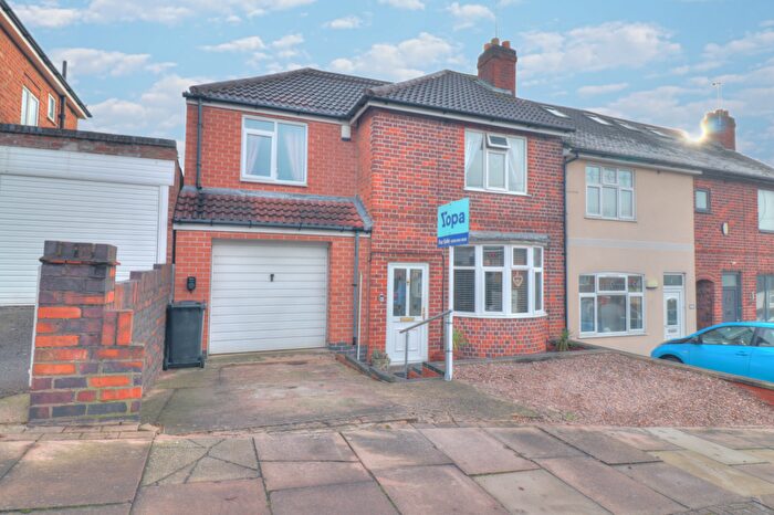 4 Bedroom End Of Terrace House For Sale In Jean Drive, Leicester, LE4