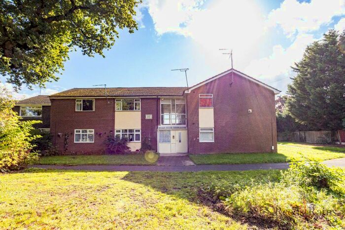 2 Bedroom Apartment For Sale In Gowy Court, Ellesmere Port, Cheshire, CH66