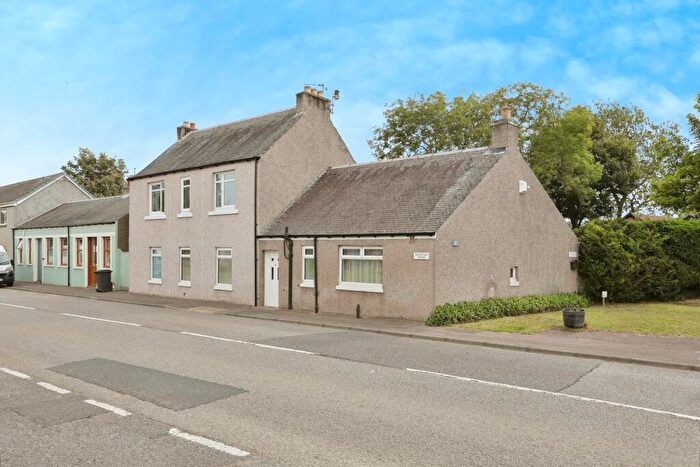4 Bedroom Detached House For Sale In Cupar Road, Pitlessie, Cupar, Fife, KY15