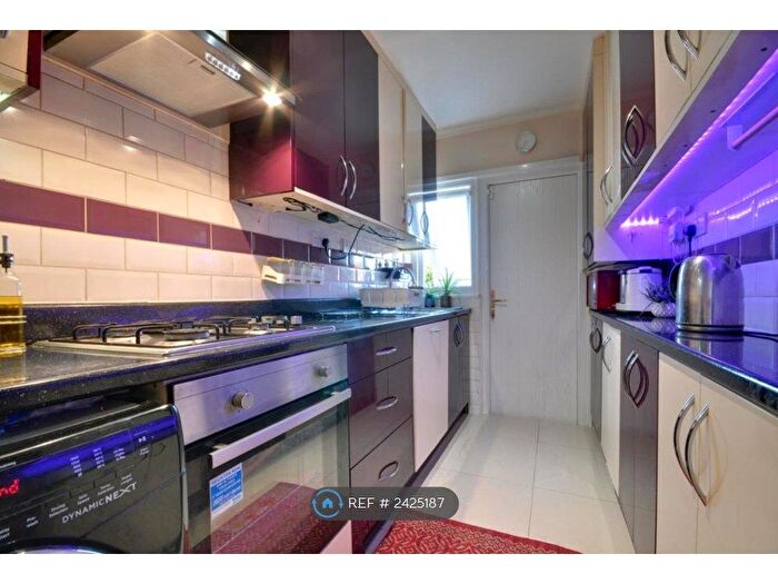 3 Bedroom End Of Terrace House To Rent In Waverley Road, Harrow, HA2