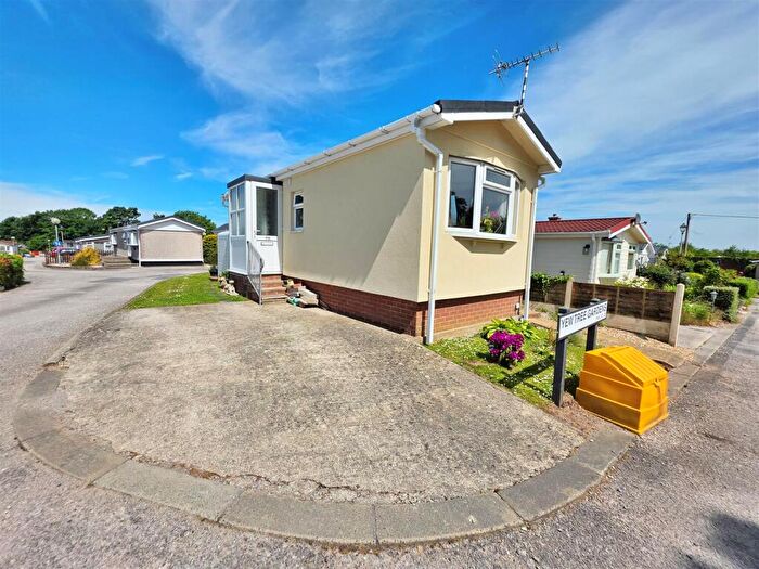1 Bedroom Park Home For Sale In Hall Gate Lane, Stalmine, Poulton-Le-Fylde, FY6