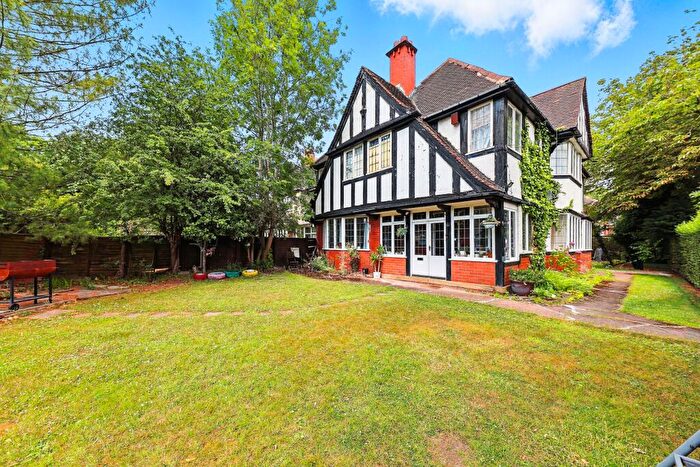5 Bedroom Detached House For Sale In Oakwood Park, Roundhay, Leeds, LS8