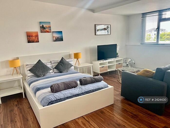 Studio To Rent In West Hill Road, Bournemouth, BH2