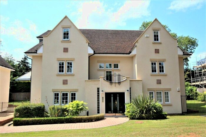 2 Bedroom Flat To Rent In Packhorse Road, Gerrards Cross, SL9