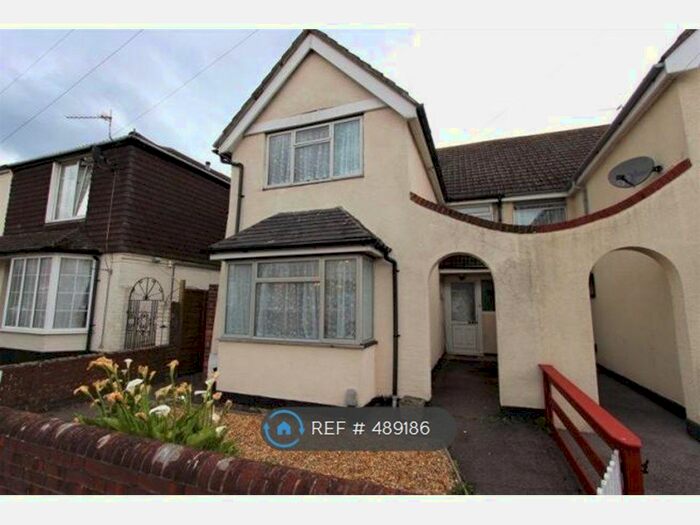 3 Bedroom Semi-Detached House To Rent In Chamberlayne Road, Eastleigh, SO50