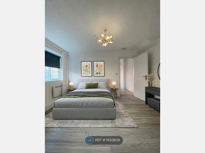 1 Bedroom Flat To Rent In Broad Street Walk, Wokingham, RG40