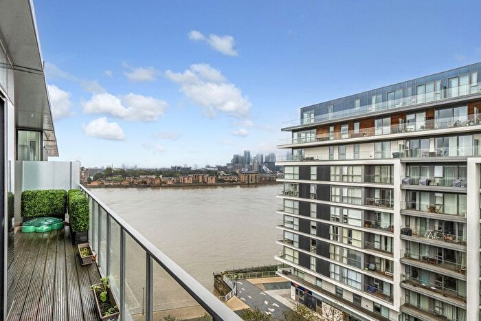 2 Bedroom Flat For Sale In Granite Apartments, River Gardens Walk Greenwich, SE10