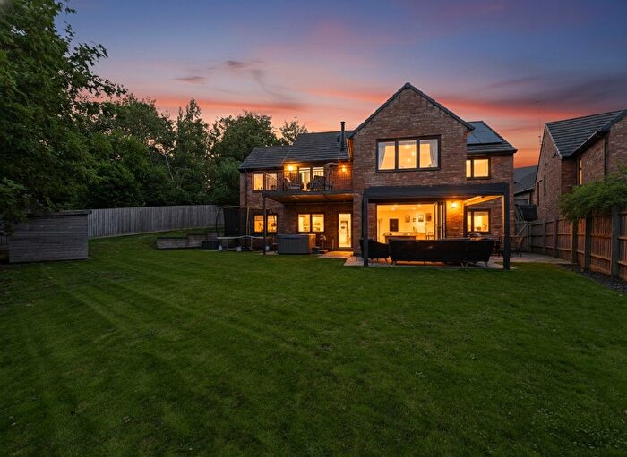 5 Bedroom Detached House For Sale In Ewart Close, Long Buckby, NN6