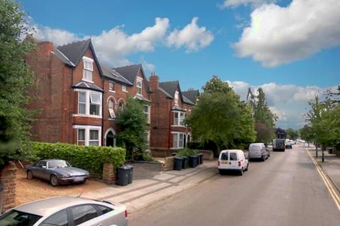 1 Bedroom Flat To Rent In Musters Road, West Bridgford, NG2