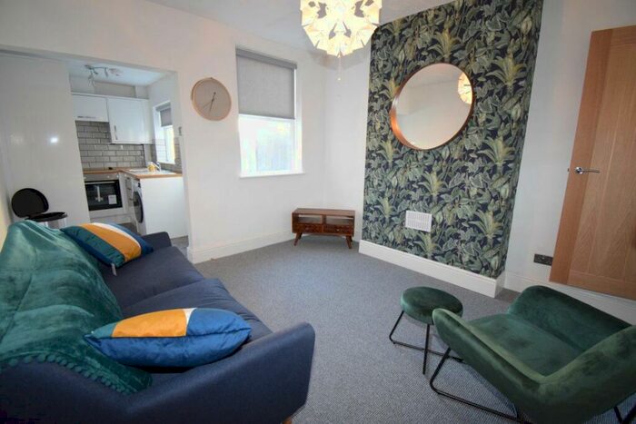 2 Bedroom Property To Rent In Slack Lane, DE22