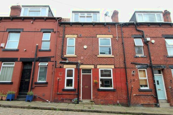 3 Bedroom Property To Rent In Glebe Avenue, Kirkstall, Leeds, LS5