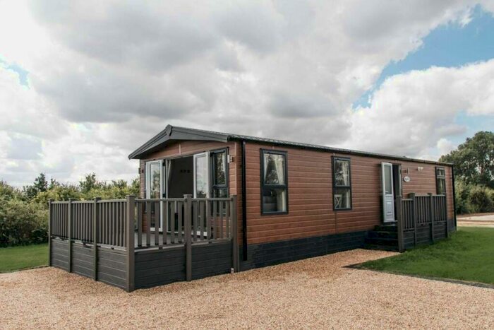 2 Bedroom Lodge For Sale In Wyberton, Boston, PE21