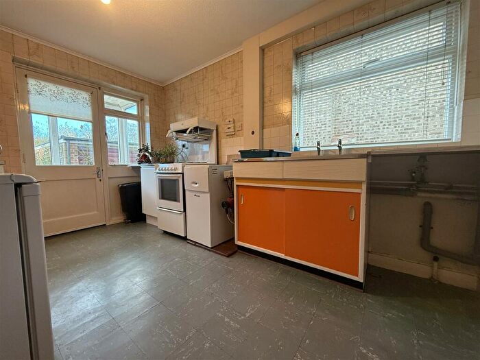4 Bedroom Detached House For Sale In Primley Park Road, Alwoodley, LS17