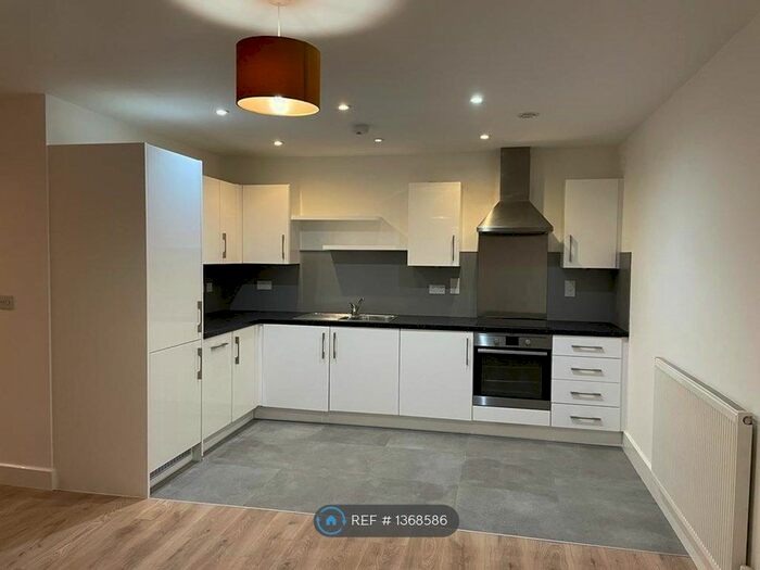 2 Bedroom Flat To Rent In Charrington Place, St. Albans, AL1