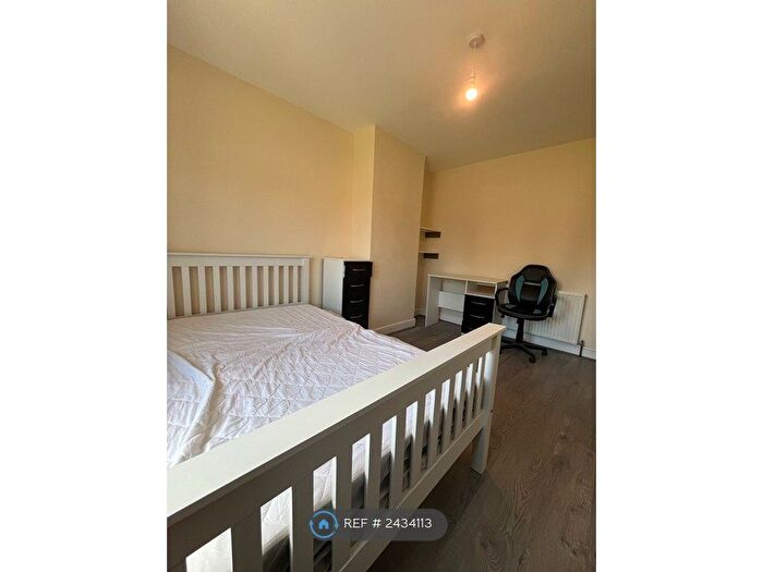 4 Bedroom Semi-Detached House To Rent In Moat House Lane, Coventry, CV4