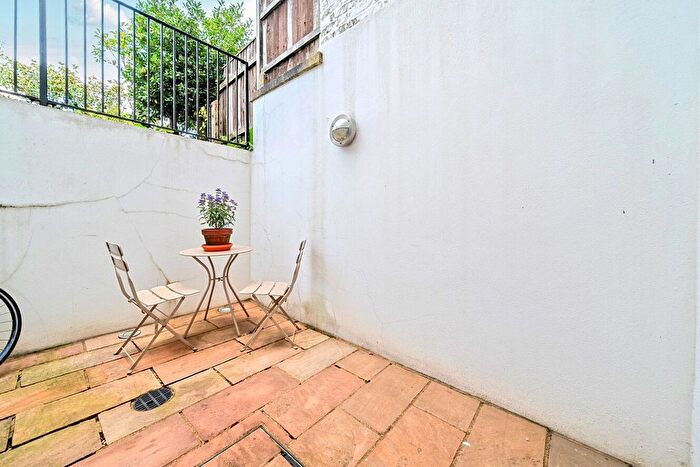 1 Bedroom Flat For Sale In Fernlea Road, Balham, London, SW12