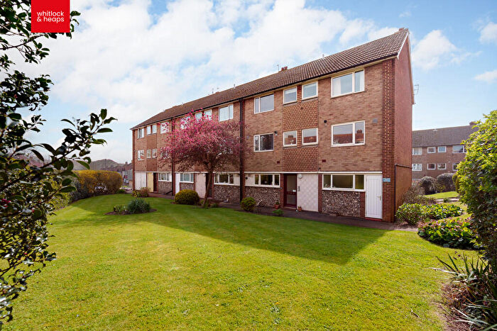 2 Bedroom Flat For Sale In Court Farm Road, Hove, BN3