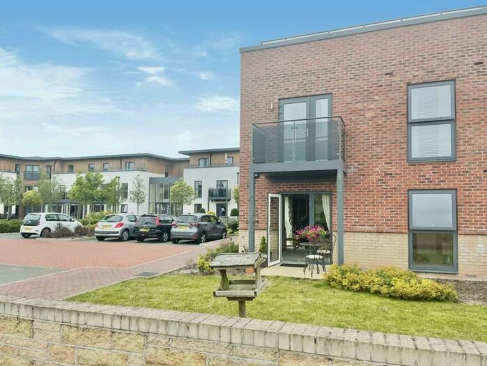 2 Bedroom Retirement Property For Sale In Springfield Close, Stratford-upon-Avon, CV37