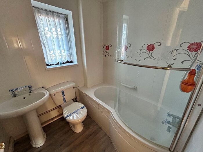 3 Bedroom Detached House For Sale In Fieldfare Drive, St. Mellons, Cardiff, CF3