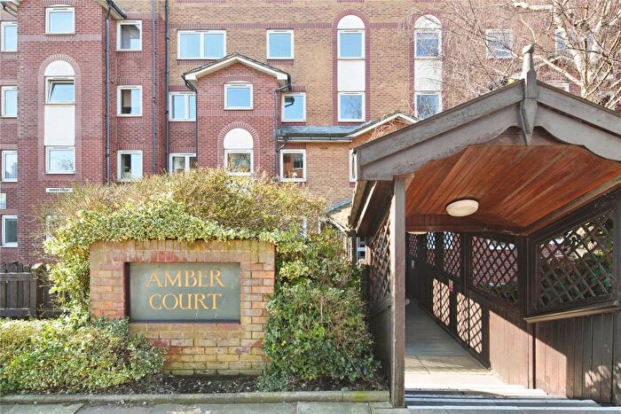 2 Bedroom Flat For Sale In Amber Court, Hove, BN3