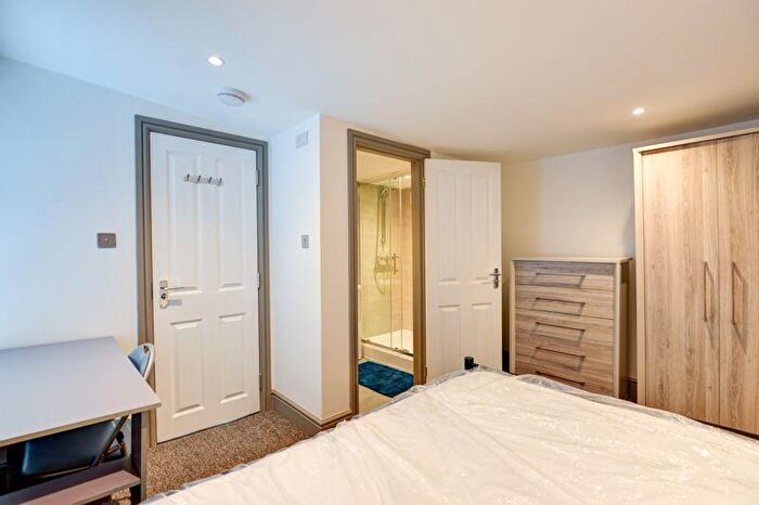 1 Bedroom End Of Terrace House To Rent In Sutherland Road, Brighton, BN2
