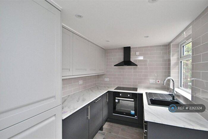 4 Bedroom Semi-Detached House To Rent In Denzil Road, Guildford, GU2