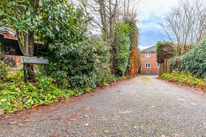 2 Bedroom Flat For Sale In Station Road, Heathfield, TN21