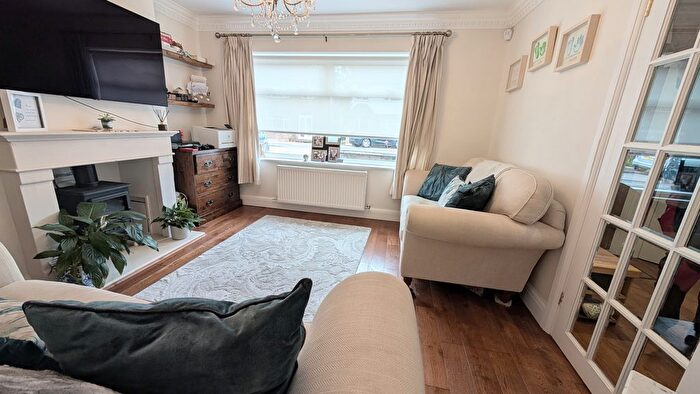 3 Bedroom Property To Rent In Pickets Close, Bushey Heath, Bushey, WD23