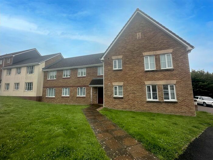 2 Bedroom Flat To Rent In Westacott Meadow, Barnstaple, EX32