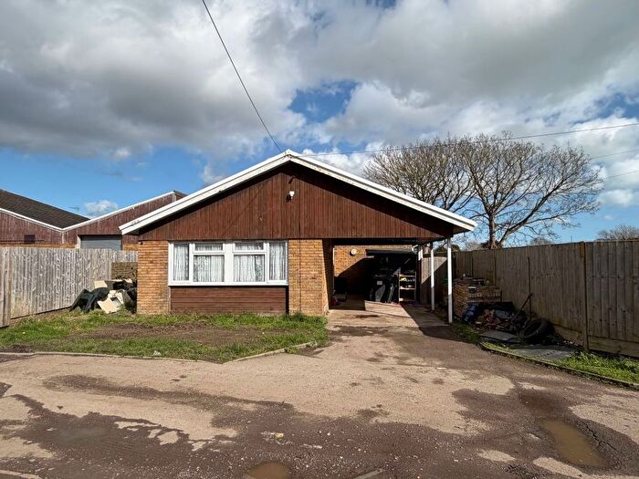 3 Bedroom Bungalow For Sale In Pavilion Bungalow, Hook Lane, Bognor Regis, West Sussex, PO22