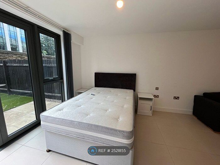 1 Bedroom Flat To Rent In Clarendon Road, Leeds, LS2