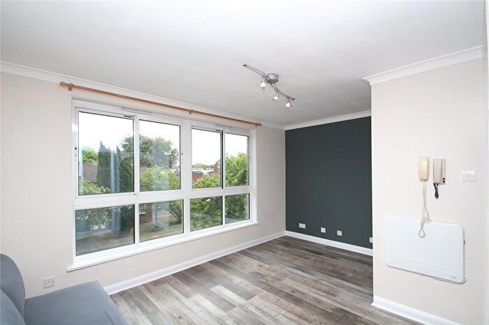 1 Bedroom Studio To Rent In March Court, Warwick Drive, SW15