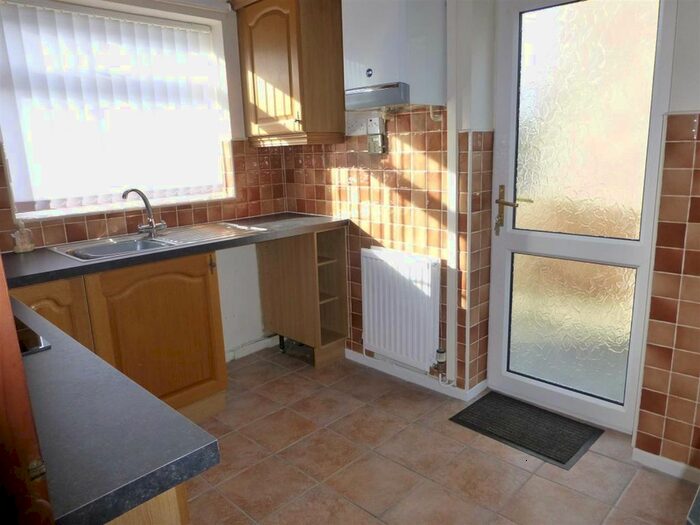 3 Bedroom Semi-Detached House To Rent In Fammau View Drive, Penyffordd, Chester, CH4