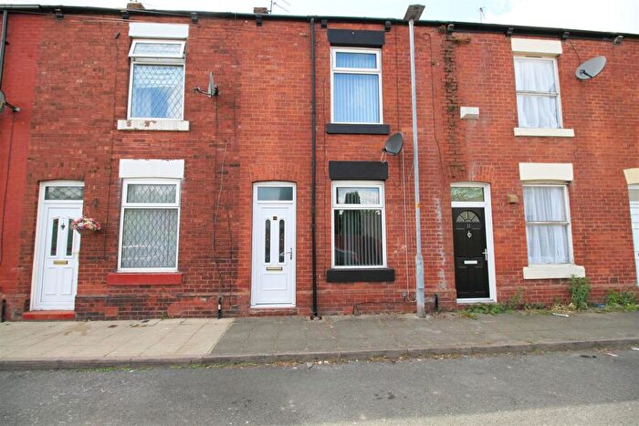 4 Bedroom Terraced House To Rent In Howard Street, Audenshaw, Manchester, M34
