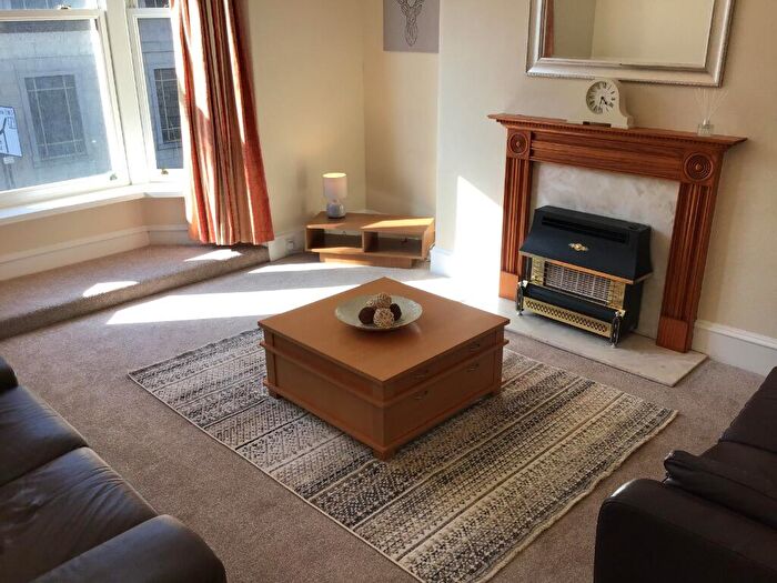 2 Bedroom Flat To Rent In Holburn Street, City Centre, Aberdeen, AB10