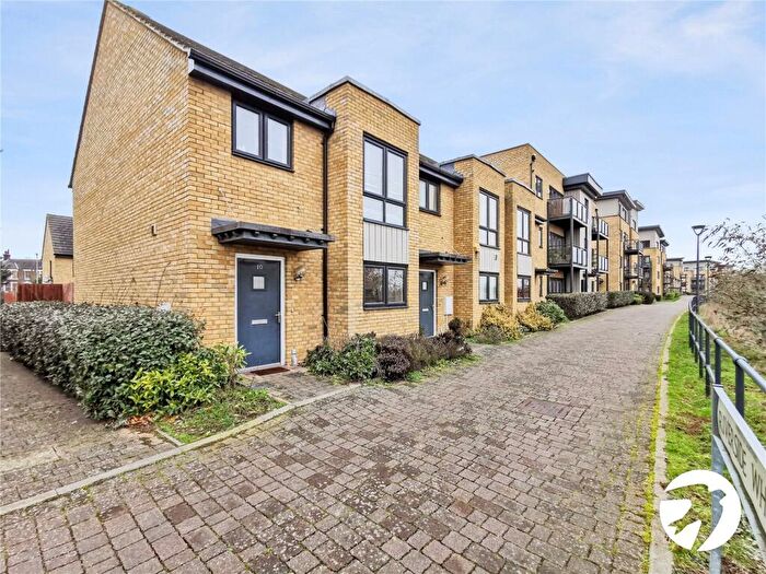 3 Bedroom End Of Terrace House To Rent In Riverside Wharf, Dartford, DA1