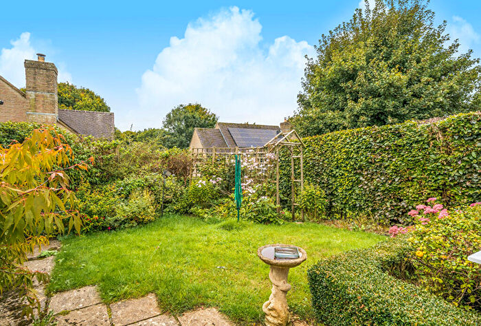 3 Bedroom Bungalow For Sale In Burleigh View, Bussage, Stroud, Gloucestershire, GL6