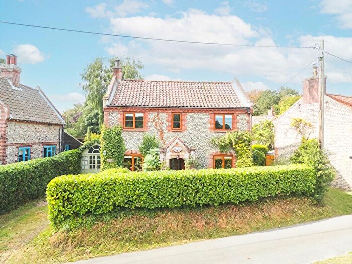 3 Bedroom Detached House For Sale In Flint And Brick Cottage In East Runton, NR27