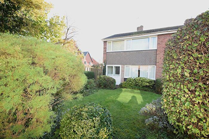 3 Bedroom Semi-Detached House For Sale In Farm Close, Chalgrove, OX44