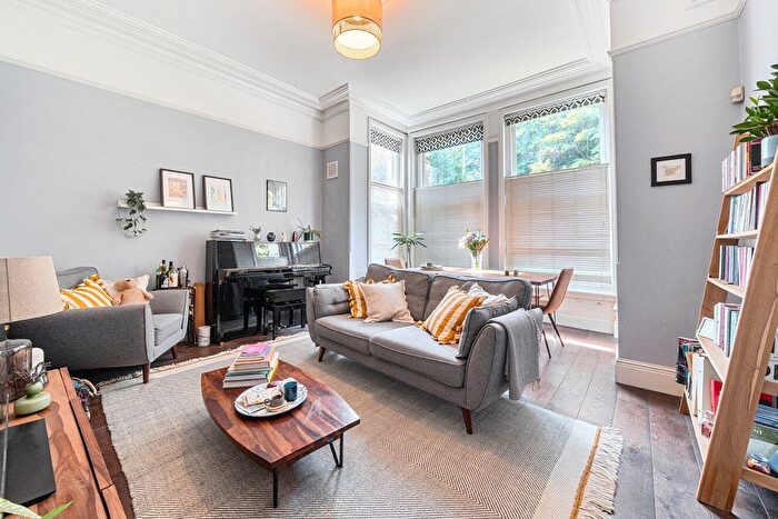 2 Bedroom Flat For Sale In Crystal Palace Park Road, Sydenham, London, SE26