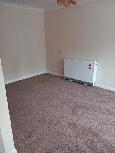 1 Bedroom Flat To Rent In Hameldown Way, Newton Abbot, TQ12