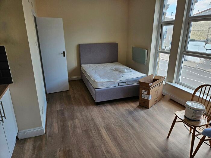 Studio To Rent In London, N15
