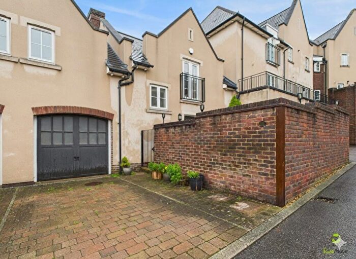 2 Bedroom Terraced House For Sale In College Place, Greenhithe, DA9