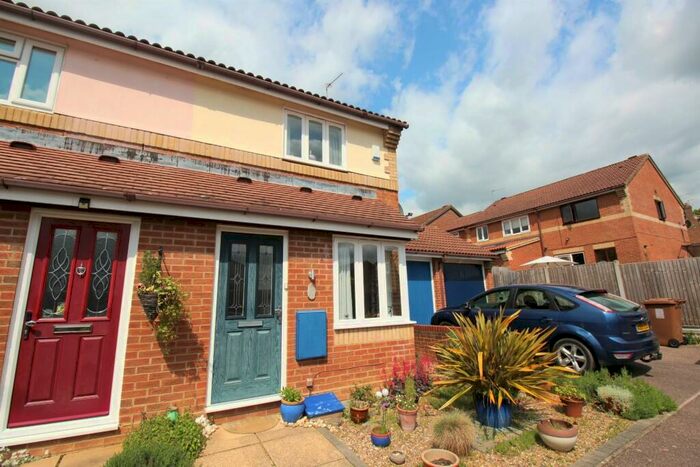 2 Bedroom Semi-Detached House To Rent In Wheatlands, Stevenage, SG2