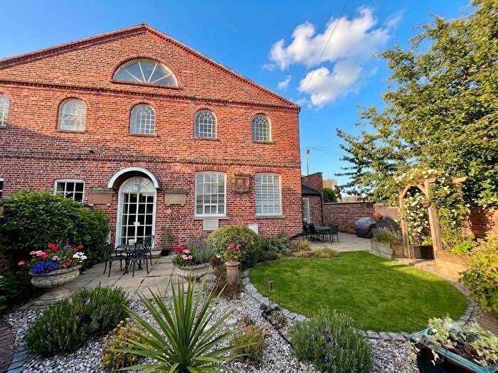 3 Bedroom Cottage For Sale In Chapel House, Newport Pagnell, MK16