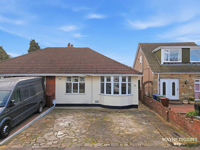 2 Bedroom Semi-Detached Bungalow For Sale In Turp Avenue, Grays, RM16