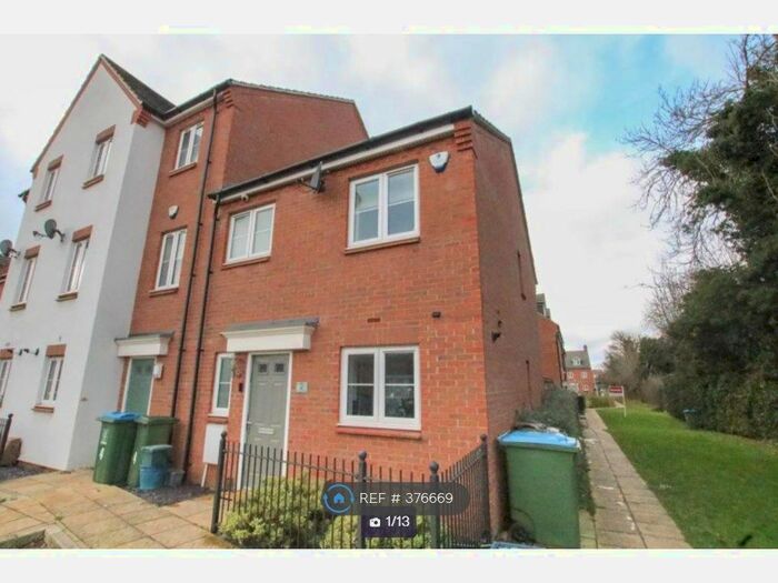 3 Bedroom End Of Terrace House To Rent In Chappell Close, Aylesbury, HP19