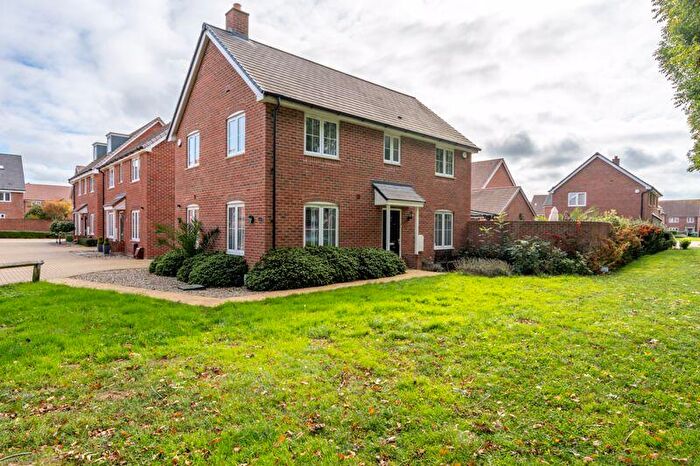 4 Bedroom Detached House For Sale In Everett Gardens, Chichester, PO20