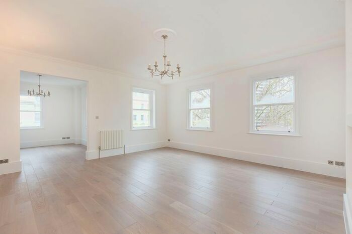 3 Bedroom Flat To Rent In Bessborough Gardens, London, SW1V